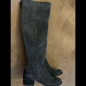 Gorgeous over the knee Vince Camuto boots. Size women 6.5.